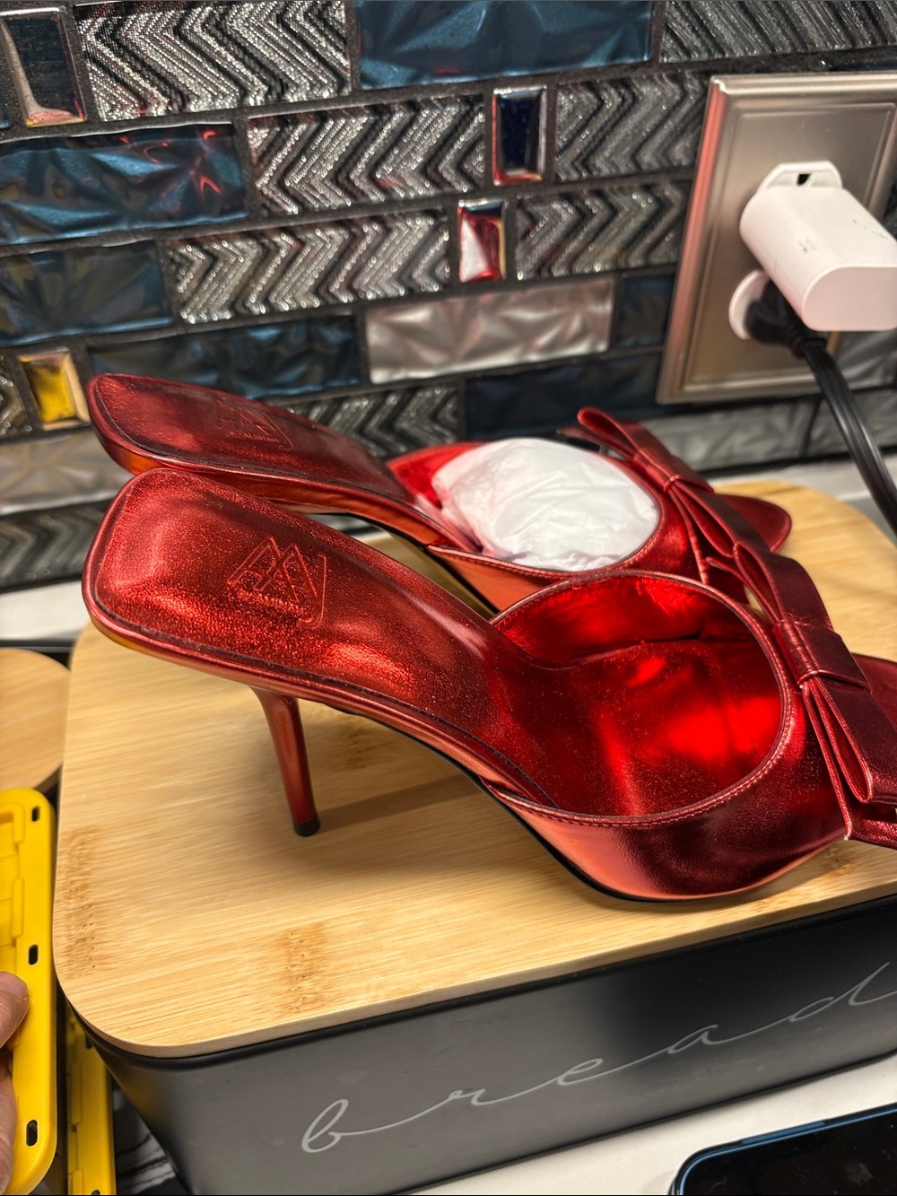 Women’s Metallic Red Bow Slide Heels - Picture 3 of 9